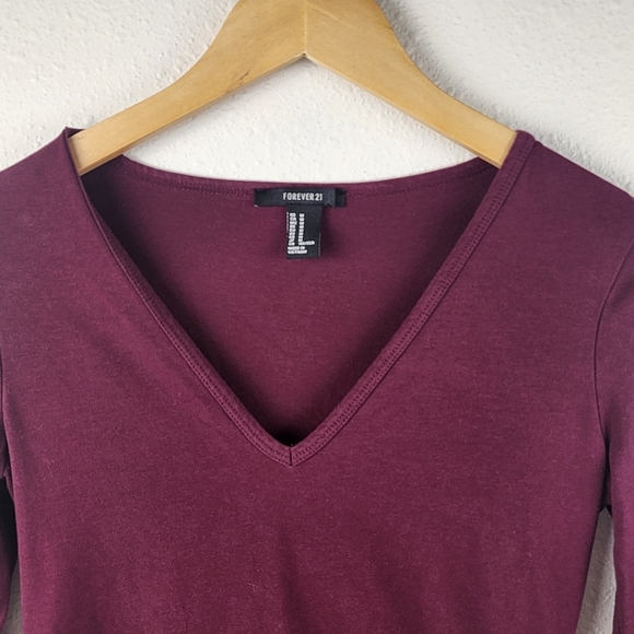 Forever 21 Women Bodysuit Medium Long Sleeve Wine Red V-Neck Basic Staple Size M - Picture 4 of 7